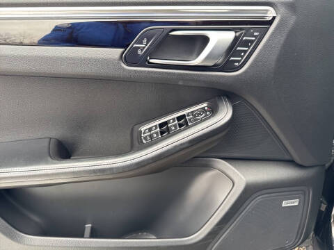 2020 Porsche Macan S