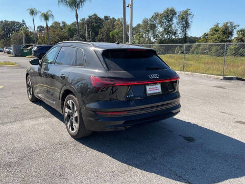 2022 Audi e-tron quattro Premium