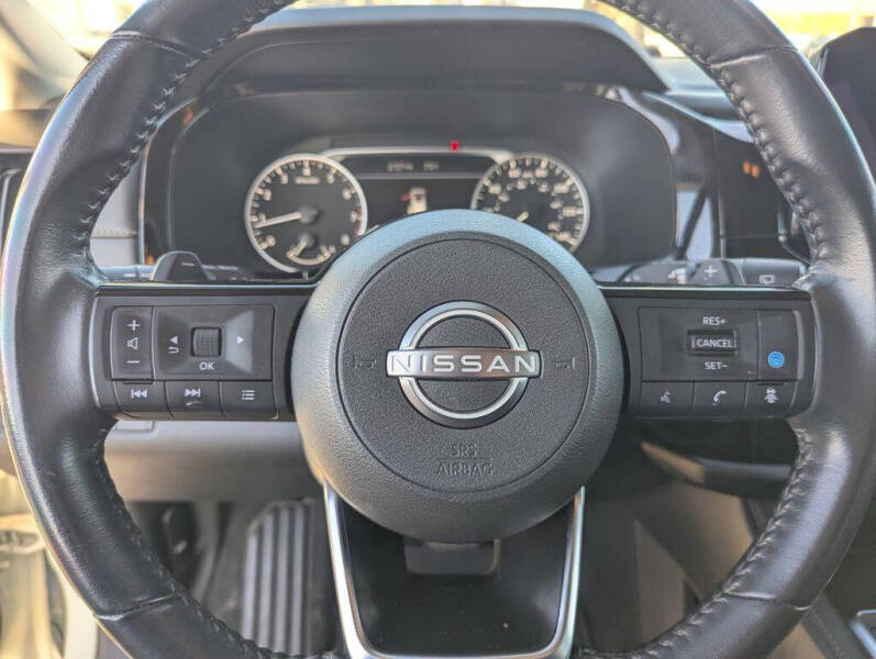 2023 Nissan Pathfinder SV