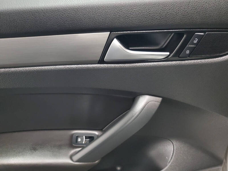 2014 Volkswagen Passat 1.8T SE