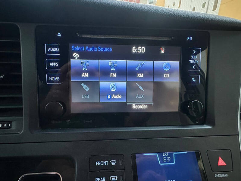 2017 Toyota Sienna LE 8-Passenger