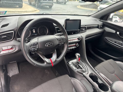 2020 Hyundai Veloster 2.0L Premium