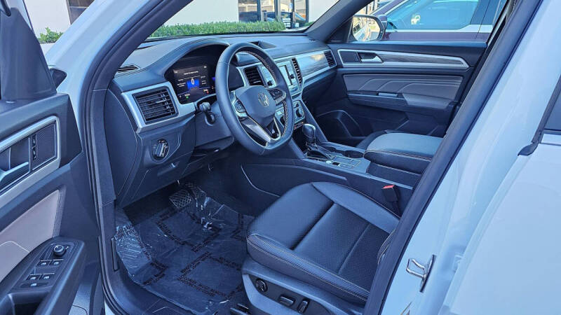 2023 Volkswagen Atlas Cross Sport SE