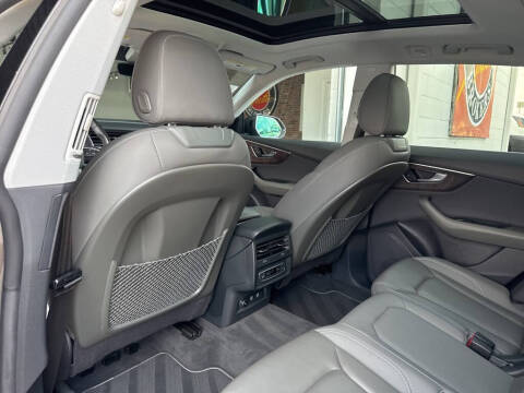 2019 Audi Q8 quattro Premium 55 TFSI