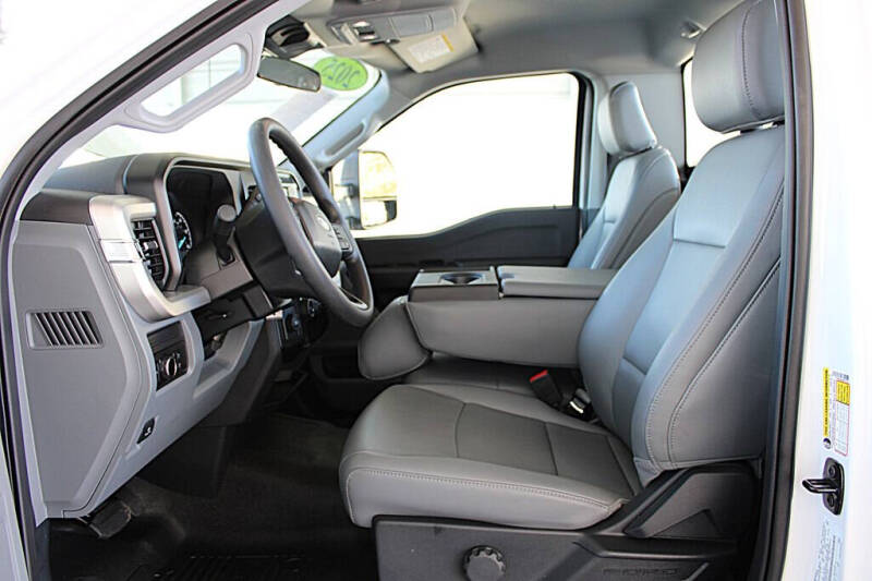 2025 Ford F-350 Super Duty XL