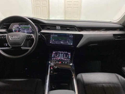 2023 Audi e-tron quattro Premium Plus