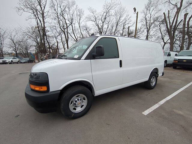 2025 Chevrolet Express 2500