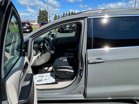 2022 Chrysler Pacifica Touring L