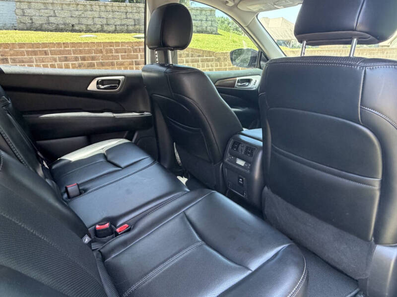 2017 Nissan Pathfinder Platinum