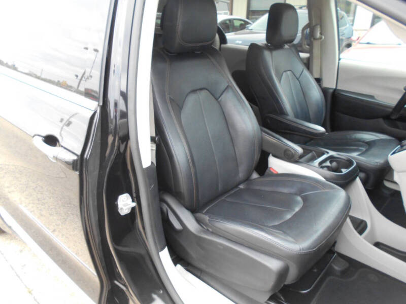 2020 Chrysler Pacifica Touring L