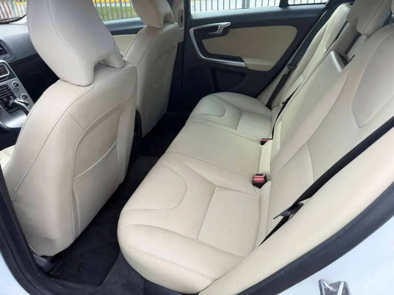 2017 Volvo V60 T5 Premier