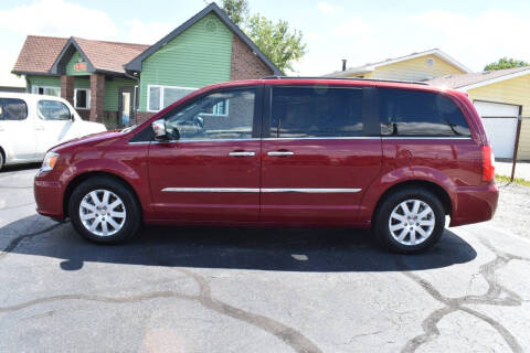2012 Chrysler Town and Country Touring-L