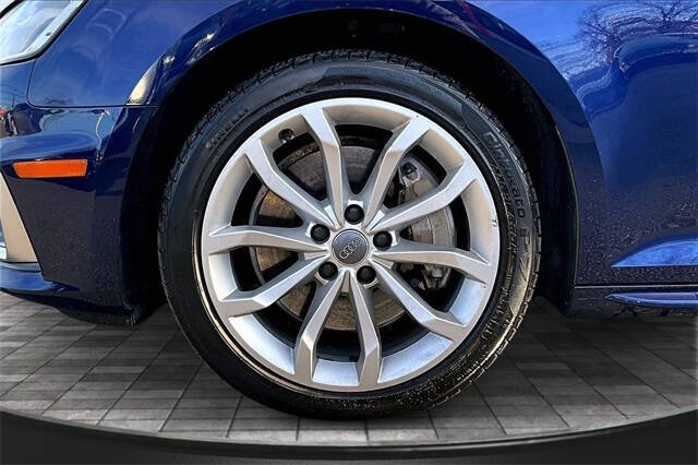 2019 Audi A4 quattro Premium 45 TFSI