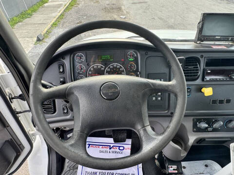2019 Freightliner M2 106