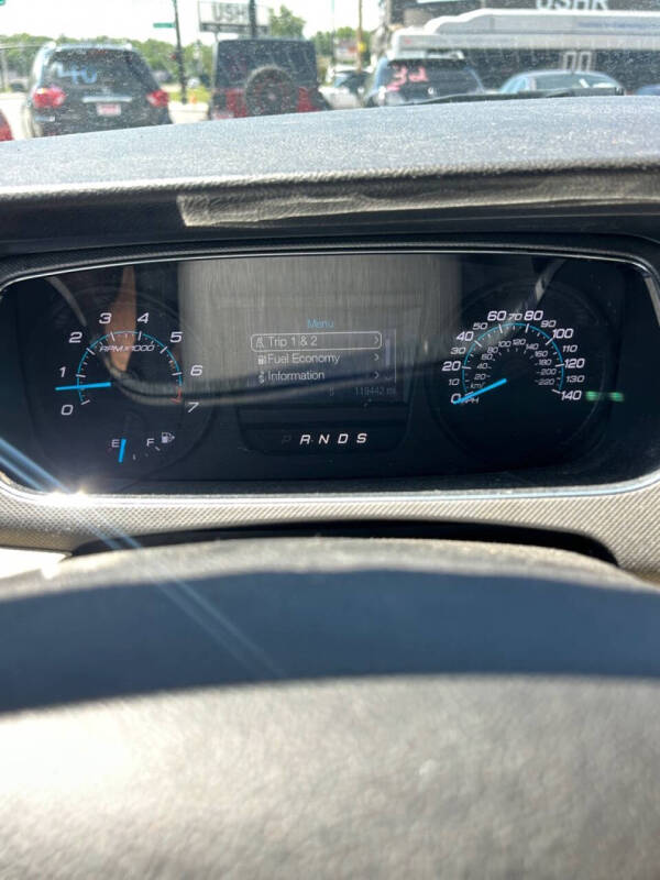 2017 Ford Taurus SE