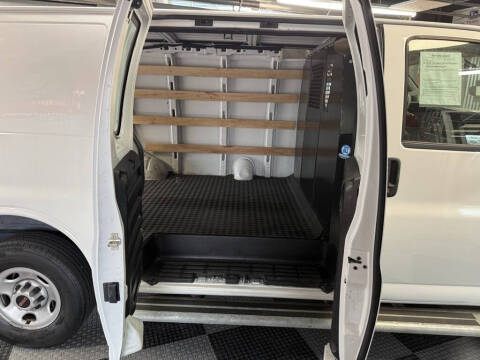 2024 GMC Savana 2500