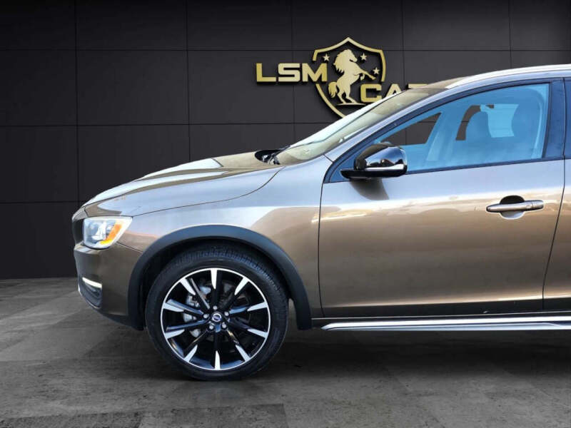 2017 Volvo V60 Cross Country T5 Premier