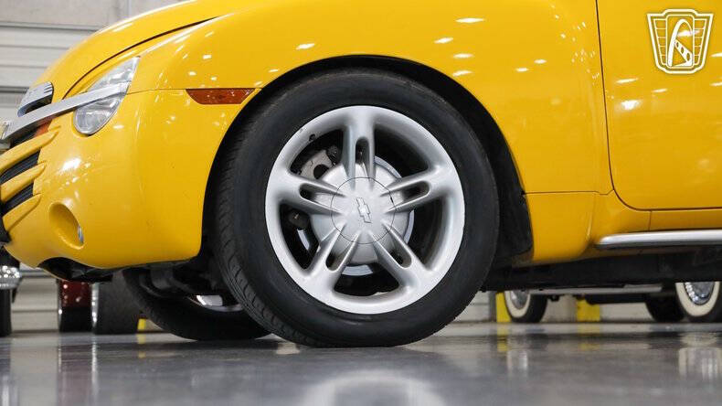 2004 Chevrolet SSR LS