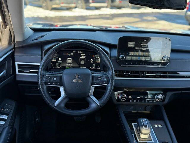 2023 Mitsubishi Outlander PHEV SE