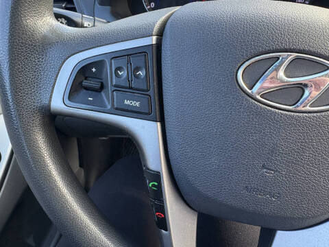 2017 Hyundai Accent SE