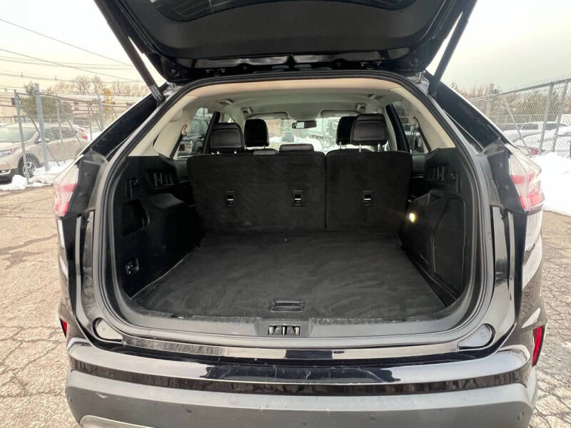 2022 Ford Edge Titanium