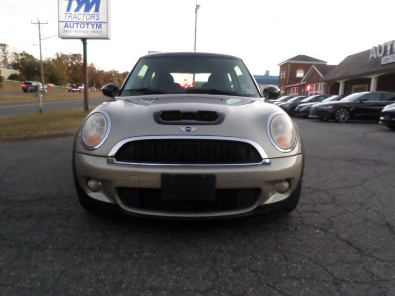 2009 MINI Cooper S photo 2