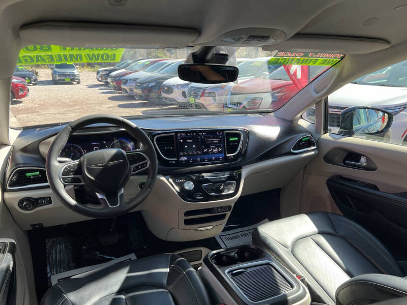 2024 Chrysler Pacifica Touring L