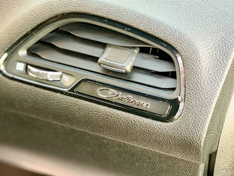 2020 Dodge Challenger SXT