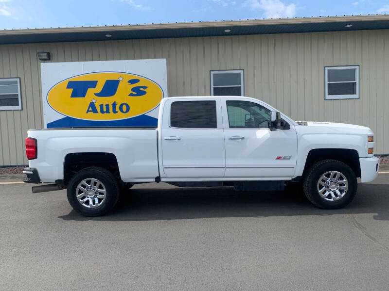 2016 Chevrolet Silverado 3500HD LTZ's photo