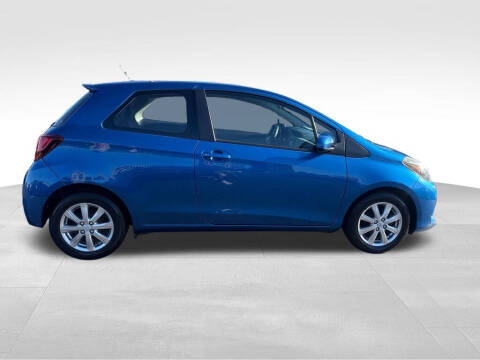 2016 Toyota Yaris 3-Door LE
