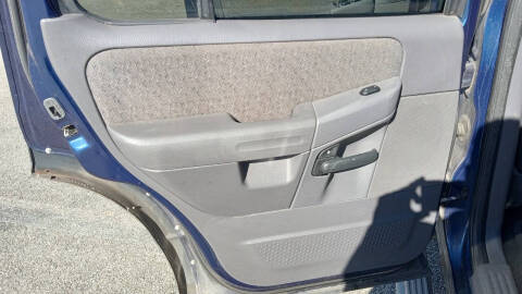 2005 Ford Explorer XLS