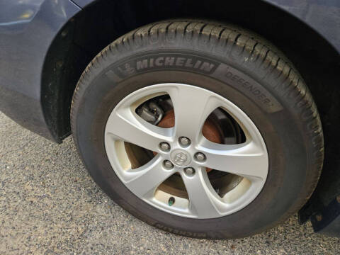 2013 Toyota Sienna LE 8-Passenger