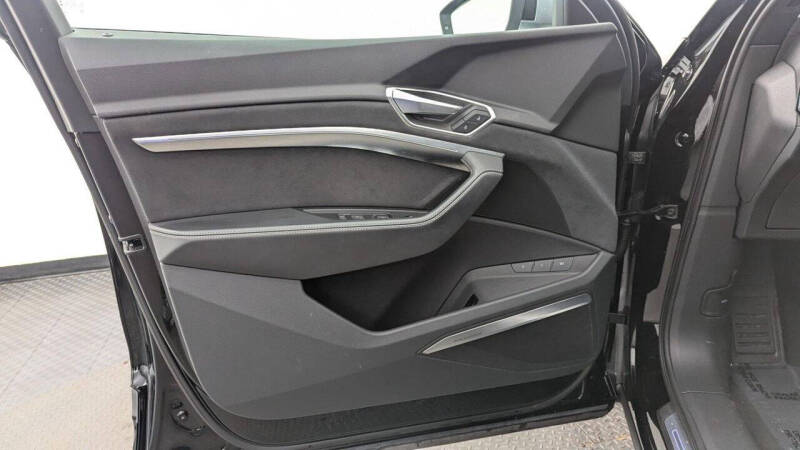 2022 Audi e-tron S quattro Premium Plus