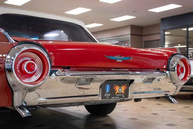 1962 Ford Thunderbird