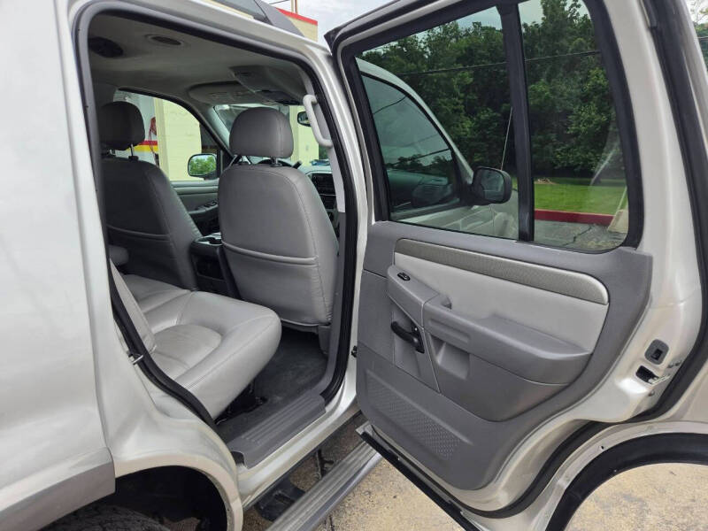 2005 Ford Explorer XLT