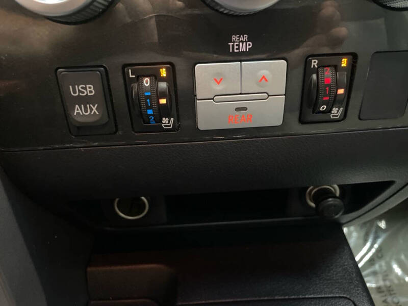 2011 Toyota Sequoia Platinum