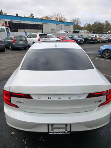 2018 Volvo S90 T5 Momentum