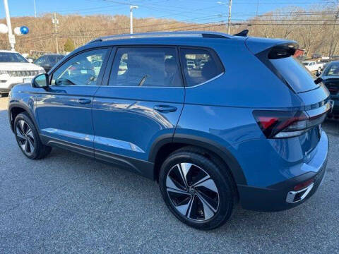 2025 Volkswagen Taos SE 4Motion