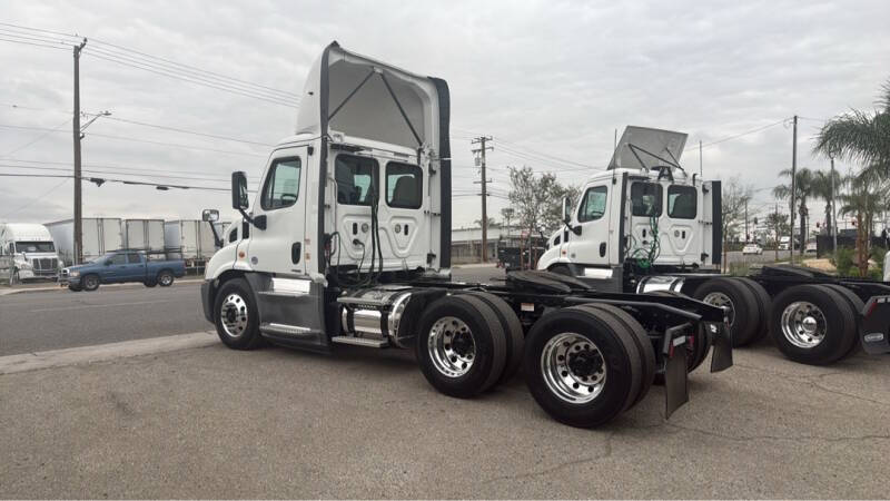2019 Freightliner Cascadia