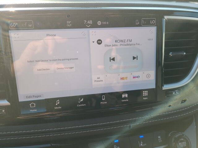 2026 Chrysler Pacifica Select