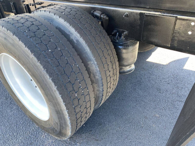 2020 Freightliner M2 106