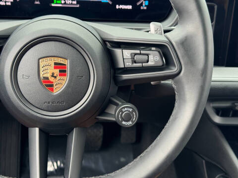 2024 Porsche Cayenne E-Hybrid