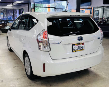 2012 Toyota Prius v Three