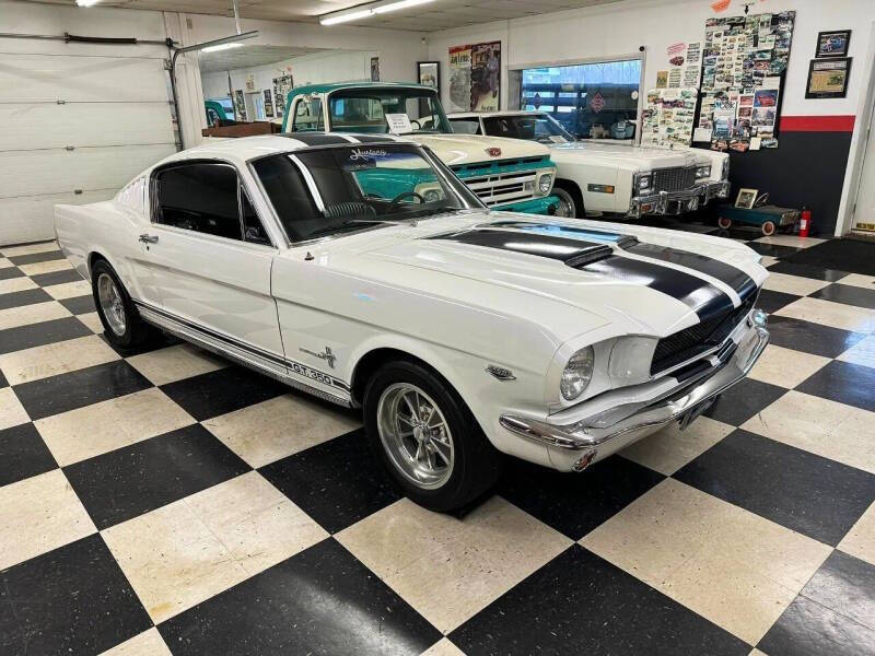 1965 Ford Mustang 2