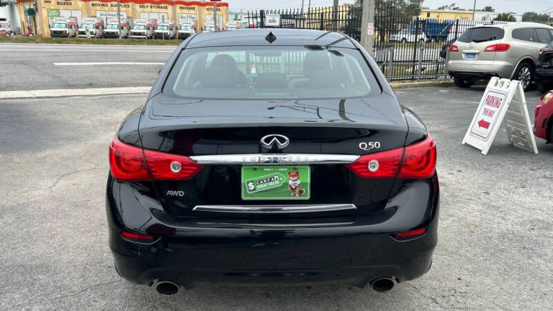 2015 Infiniti Q50 Premium