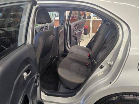 2015 Kia Rio 5-Door LX