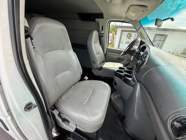 2006 Ford E-Series E-350 SD