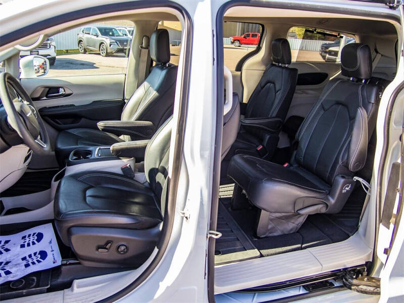 2022 Chrysler Pacifica Touring L