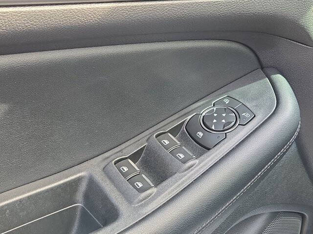 2020 Ford Edge SE