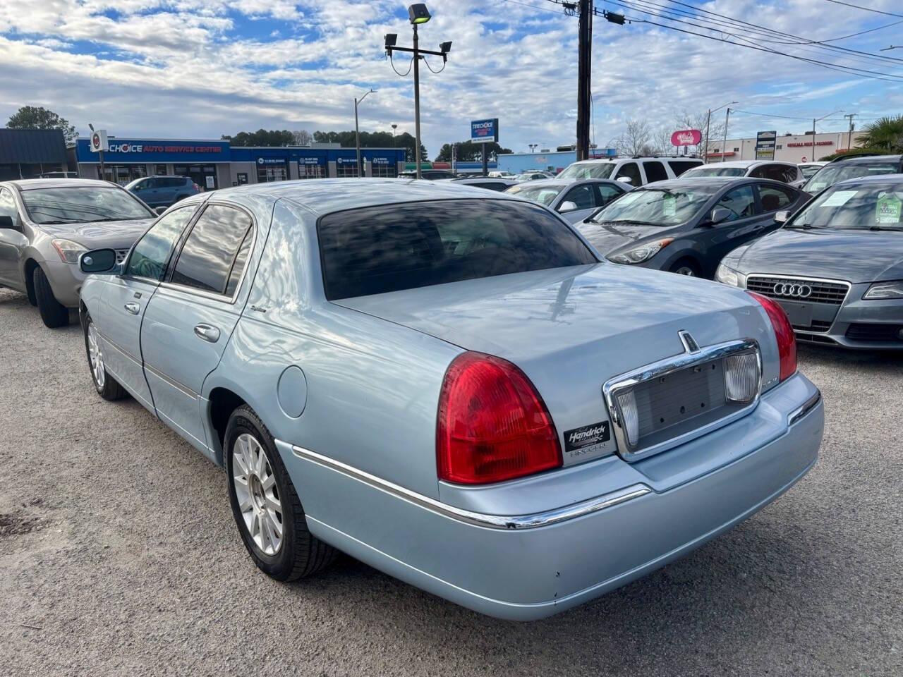 2007 Lincoln Town Car for sale at Auto Nation in Norfolk, VA